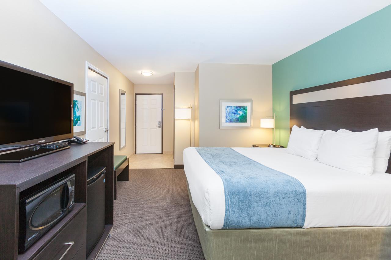 Baymont By Wyndham Midland Center Hotell Exteriör bild